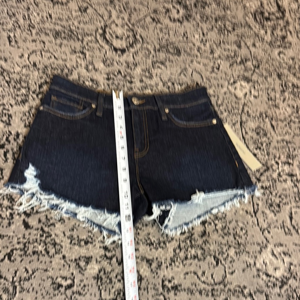 Hudson dark wash cutoff Shorts - Picture 4 of 7